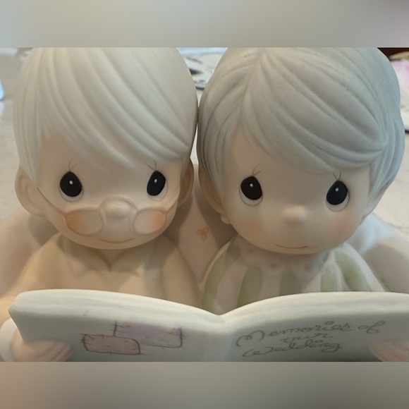 Precious moments memories of our wedding figurine - Picture 7 of 8